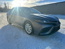 
										2024 Toyota Camry SE full									