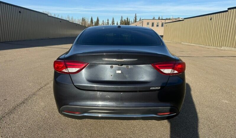 
								2016 Chrysler 200 Limited full									