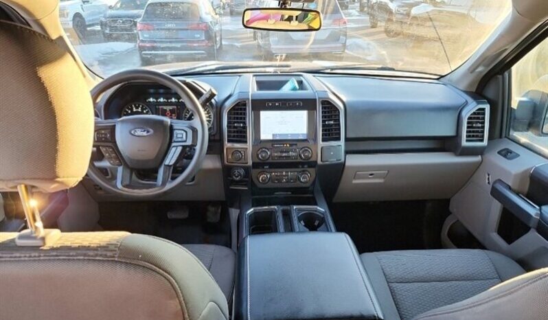 
								2020 Ford F-150 XLT full									