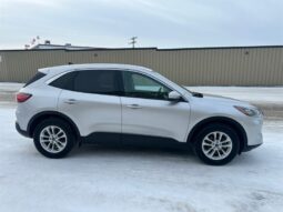 
										2020 Ford Escape SE full									
