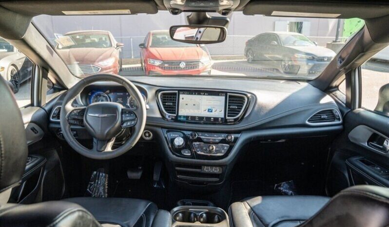 
								2024 Chrysler Pacifica Touring L Sunroof S package full									