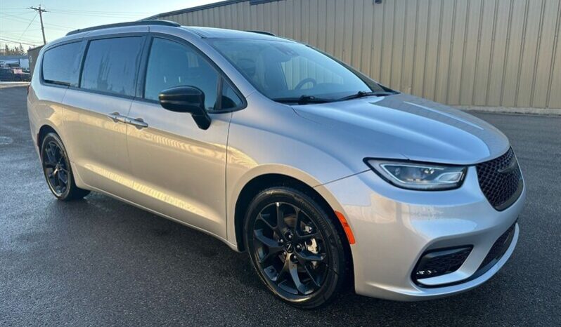 
								2024 Chrysler Pacifica Touring L Sunroof S package full									