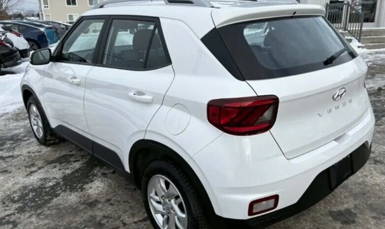 
								2024 Hyundai VENUE Preferred full									