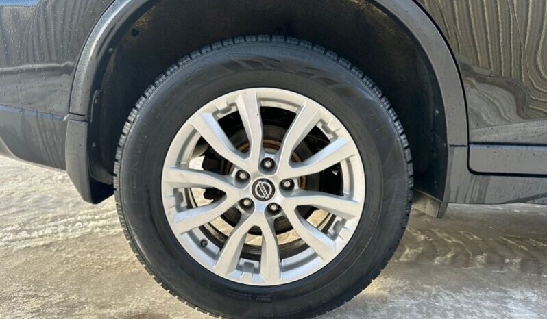 
								2020 Nissan Rogue SV full									