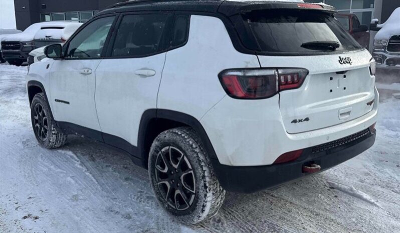 
								2024 Jeep Compass Trailhawk full									