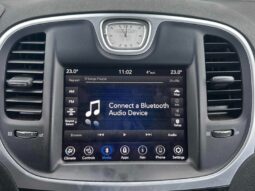 
										2023 Chrysler 300 Series Touring L full									