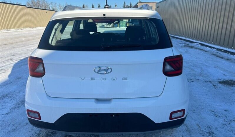 
								2024 Hyundai VENUE Preferred full									