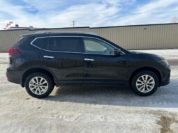 
										2020 Nissan Rogue SV full									