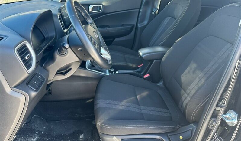 
								2024 Hyundai VENUE Preferred full									