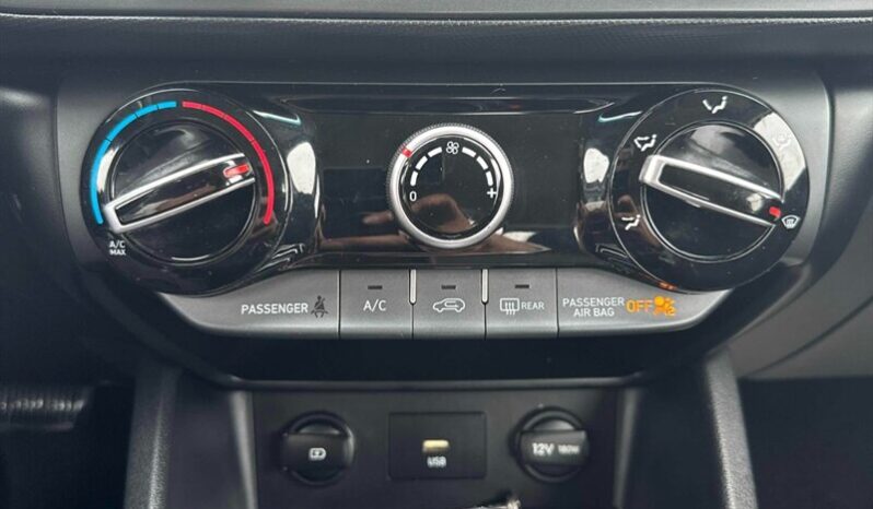 
								2022 Hyundai Kona Preferred full									