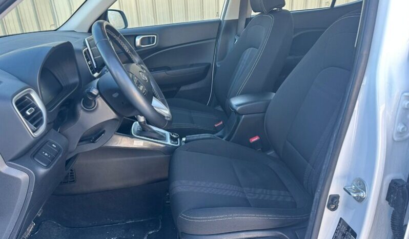 
								2024 Hyundai VENUE Preferred full									