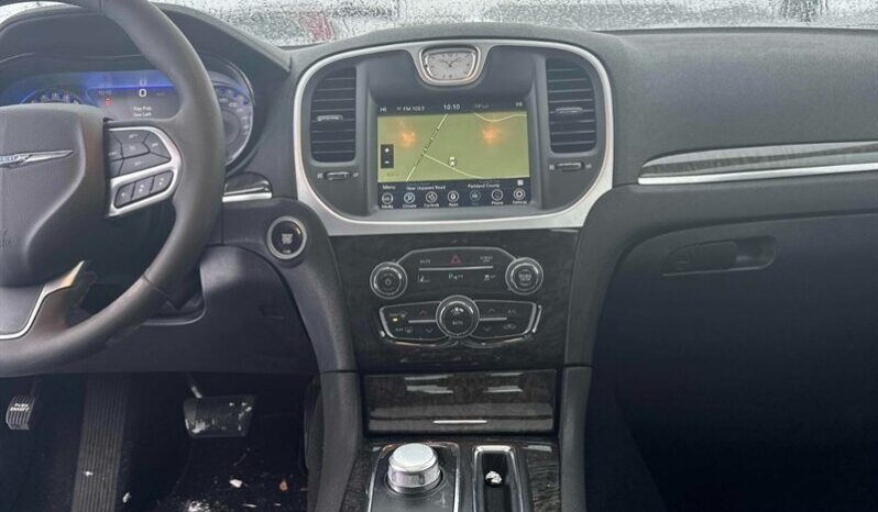 
								2023 Chrysler 300 Series Touring L full									