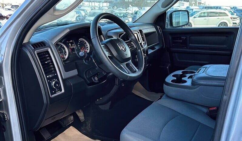 
								2019 RAM 1500 SXT full									