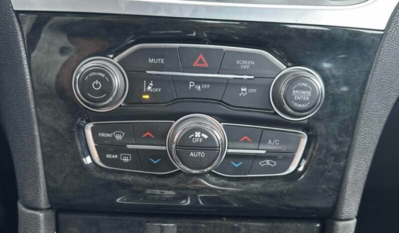 
								2023 Chrysler 300 Series Touring L full									