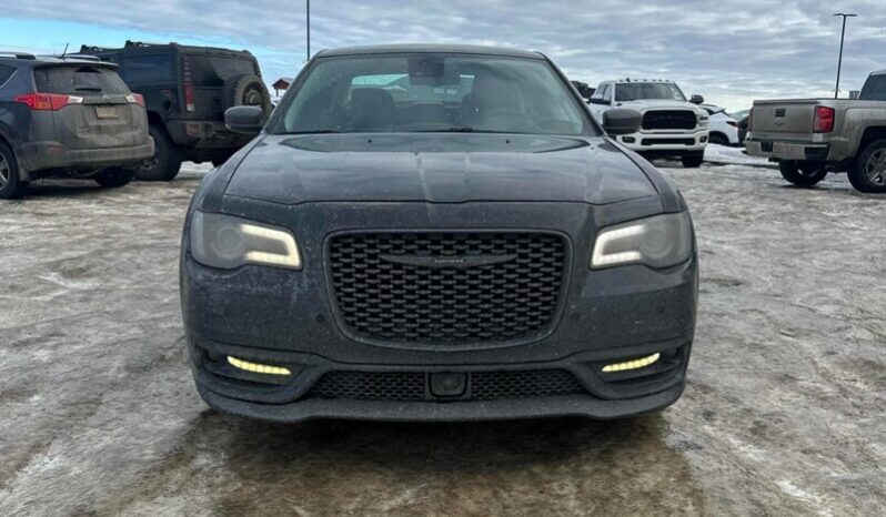 
								2023 Chrysler 300 Series Touring L full									