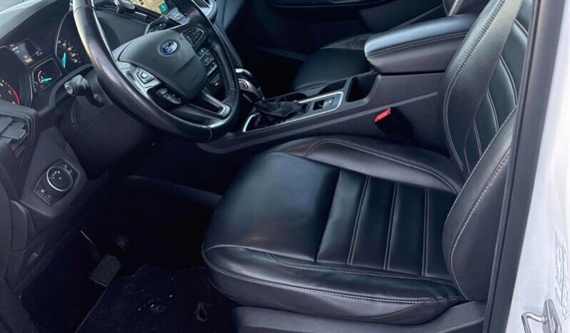 
								2019 Ford Escape SEL full									