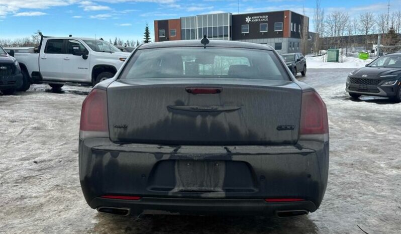 
								2023 Chrysler 300 Series Touring L full									
