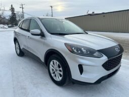 
										2020 Ford Escape SE full									