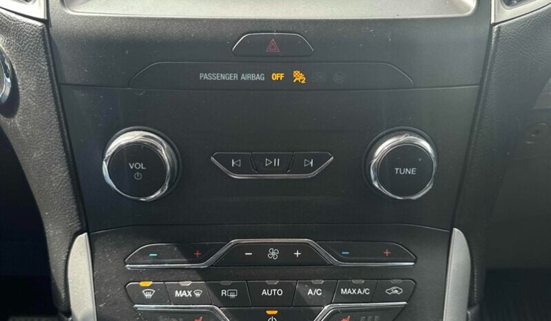 
								2019 Ford Edge SEL full									