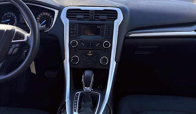 
								2016 Ford Fusion SE full									