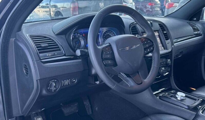 
								2023 Chrysler 300 Series S full									