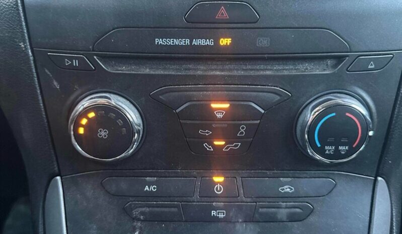 
								2017 Ford Edge SE full									