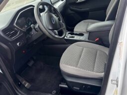 
										2020 Ford Escape SE full									