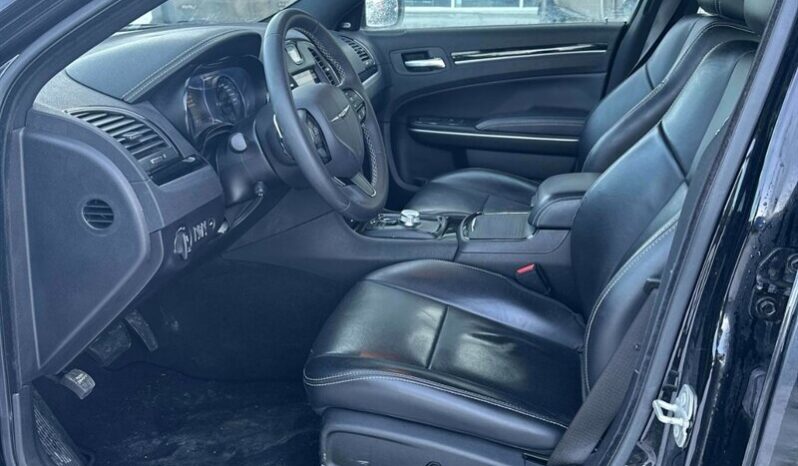 
								2023 Chrysler 300 Series S full									