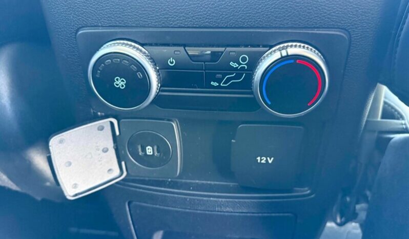 
								2024 Ford Explorer XLT Sport full									