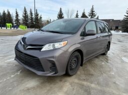2019 Toyota Sienna LE