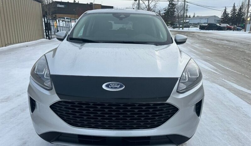 
								2020 Ford Escape SE full									