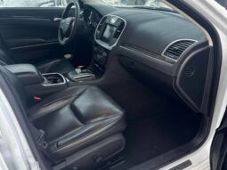 
										2023 Chrysler 300 Series Touring L full									