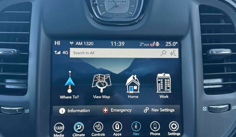 
								2023 Chrysler 300 Series S full									