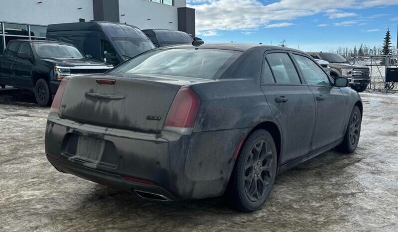 
								2023 Chrysler 300 Series Touring L full									