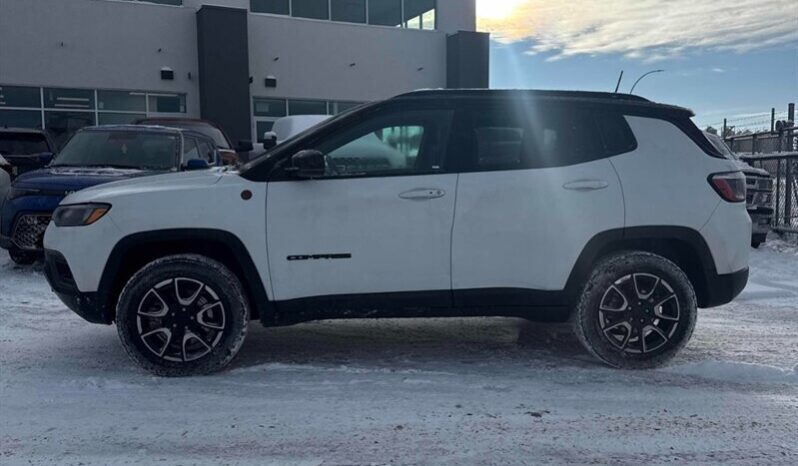 
								2024 Jeep Compass Trailhawk full									