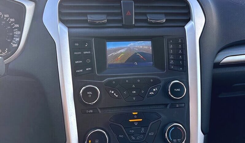 
								2016 Ford Fusion SE full									