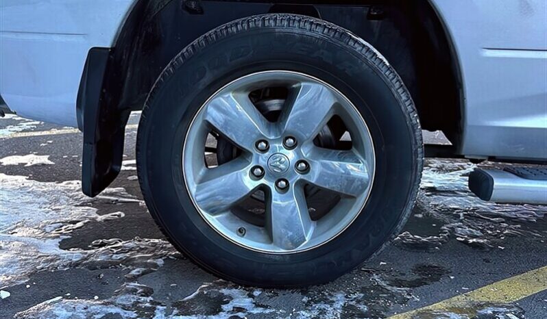 
								2019 RAM 1500 SXT full									