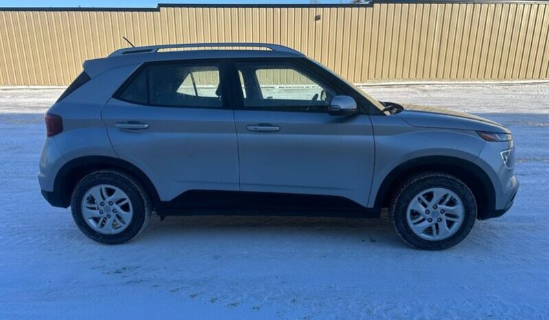 
								2024 Hyundai VENUE Preferred full									