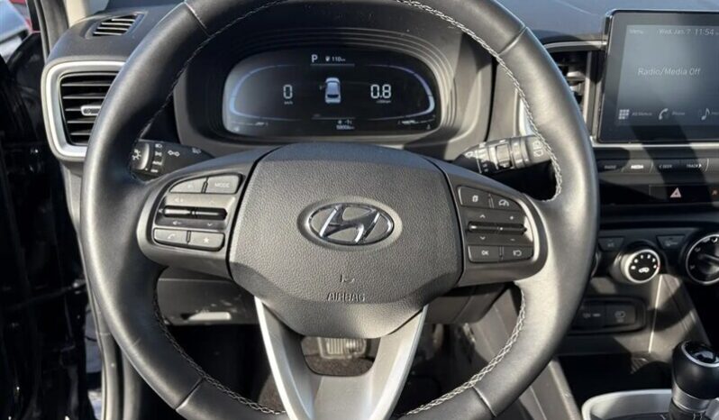 
								2024 Hyundai VENUE Preferred full									