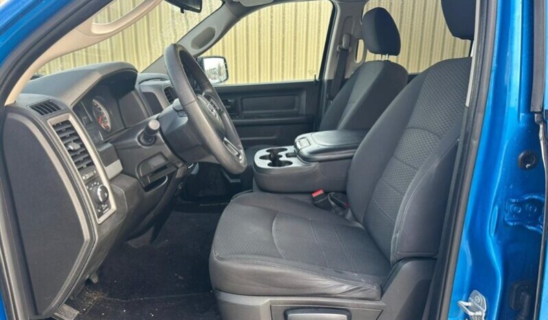 
								2019 RAM 1500 Classic Express Blackout full									