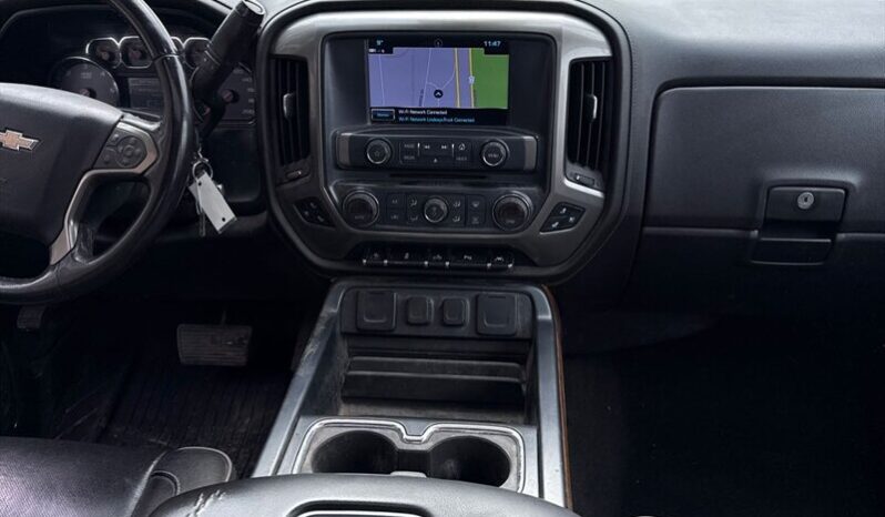 
								2018 Chevrolet Silverado 1500 High Country full									