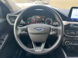 
										2020 Ford Escape SE full									