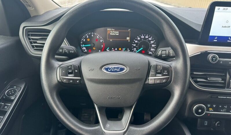 
								2020 Ford Escape SE full									