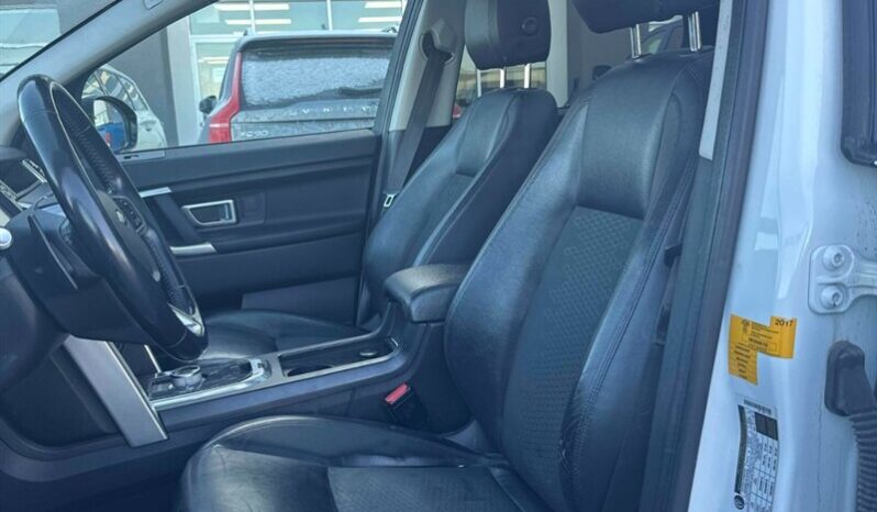 
								2016 Land Rover Discovery Sport SE full									