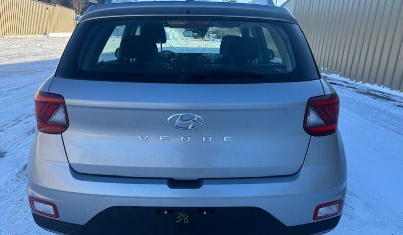 
								2024 Hyundai VENUE Preferred full									