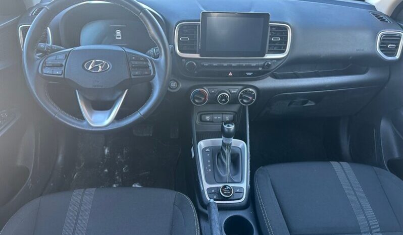 
								2024 Hyundai VENUE Preferred full									