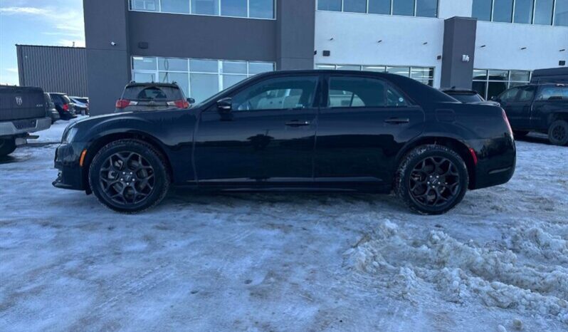 
								2023 Chrysler 300 Series S full									