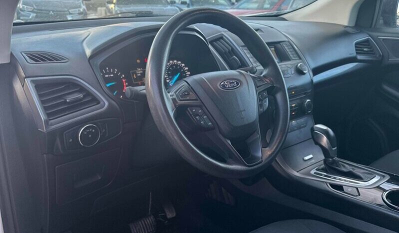 
								2017 Ford Edge SE full									