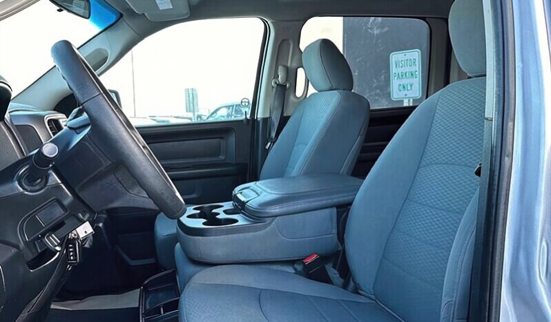 
								2019 RAM 1500 SXT full									