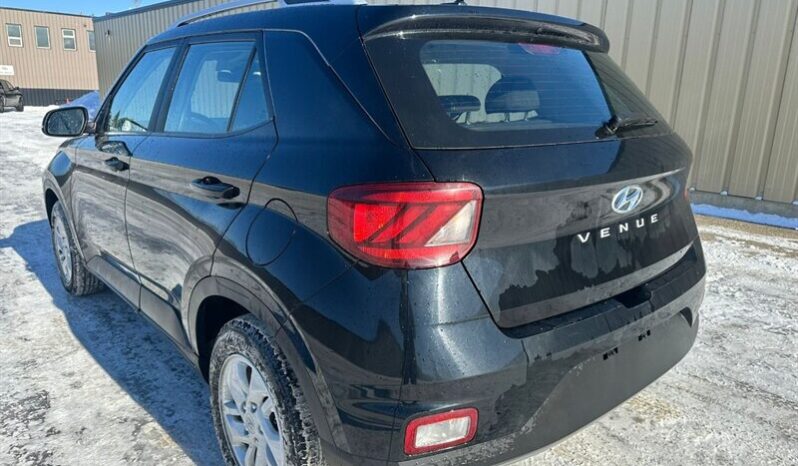 
								2024 Hyundai VENUE Preferred full									